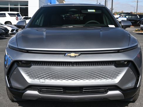 New 2026 Chevrolet Equinox EV LT w/ Active Safety Package 3 FWD image 3