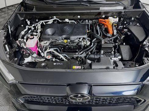 Certified 2025 Toyota RAV4 SE image 29