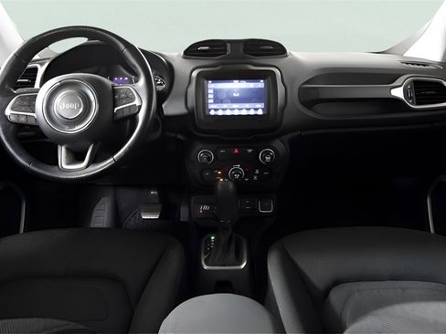 Used 2018 Jeep Renegade Latitude w/ Safety & Security Group image 32