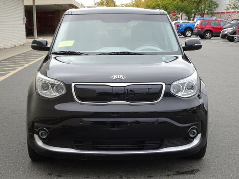 Used 2017 Kia Soul EV + image 2