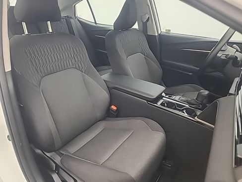 Used 2025 Toyota Camry SE FWD image 17