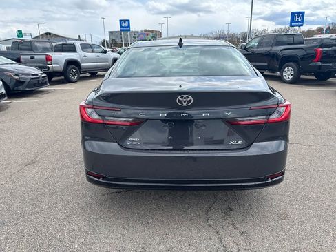 Used 2025 Toyota Camry XLE AWD/4WD image 6
