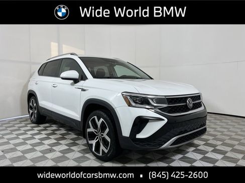 Used 2022 Volkswagen Taos SEL image 1