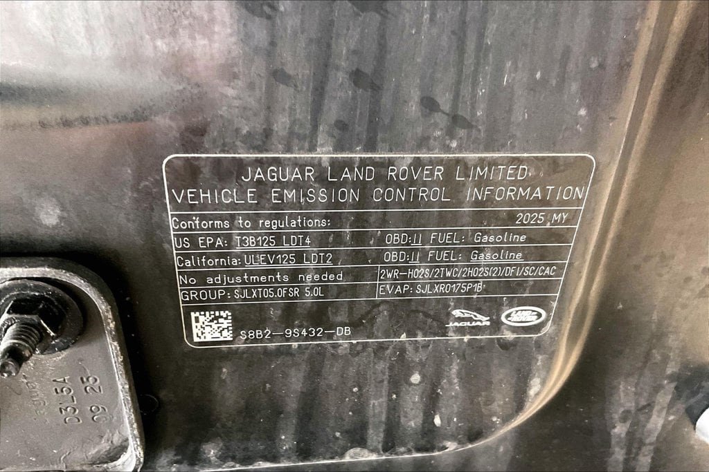 Certified 2025 Land Rover Defender 110 V8 AWD/4WD image 32