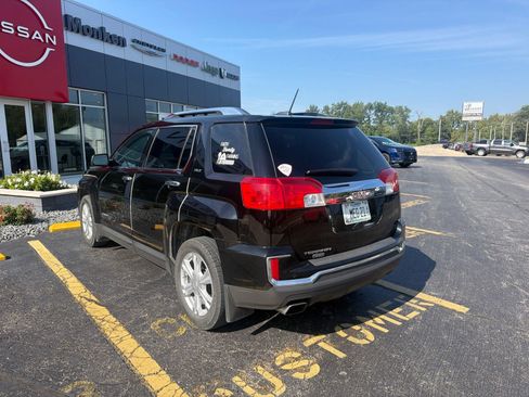 Used 2017 GMC Terrain SLT w/ Open Road Package FWD image 3