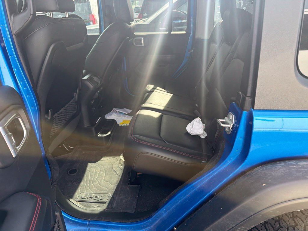 Used 2024 Jeep Wrangler Unlimited Rubicon w/ Safety Group AWD/4WD image 15