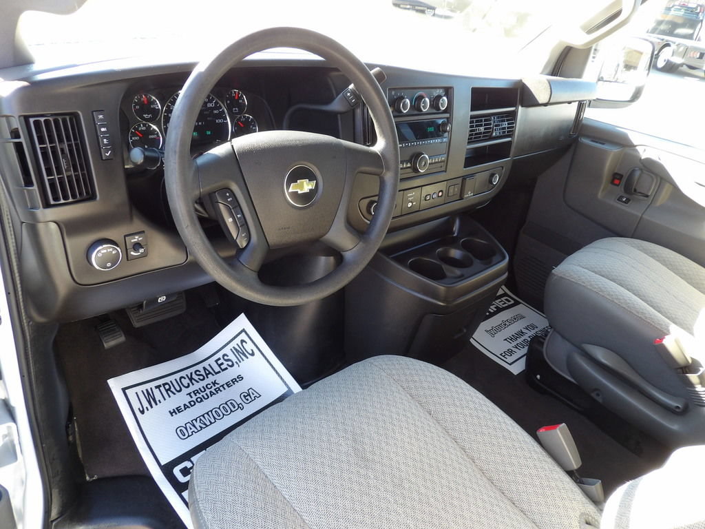 Used 2021 Chevrolet Express 3500 LT w/ LT Preferred Equipment Group RWD image 15
