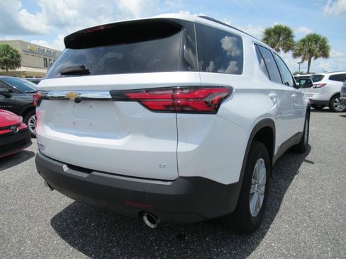Used 2023 Chevrolet Traverse LT FWD image 7