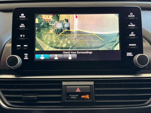Used 2018 Honda Accord Sport image 17