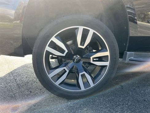 Used 2018 Chevrolet Tahoe Premier image 8