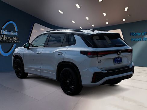 New 2026 Volkswagen Tiguan SE R-Line FWD image 6