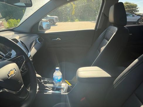 Used 2024 Chevrolet Equinox Premier AWD/4WD image 16