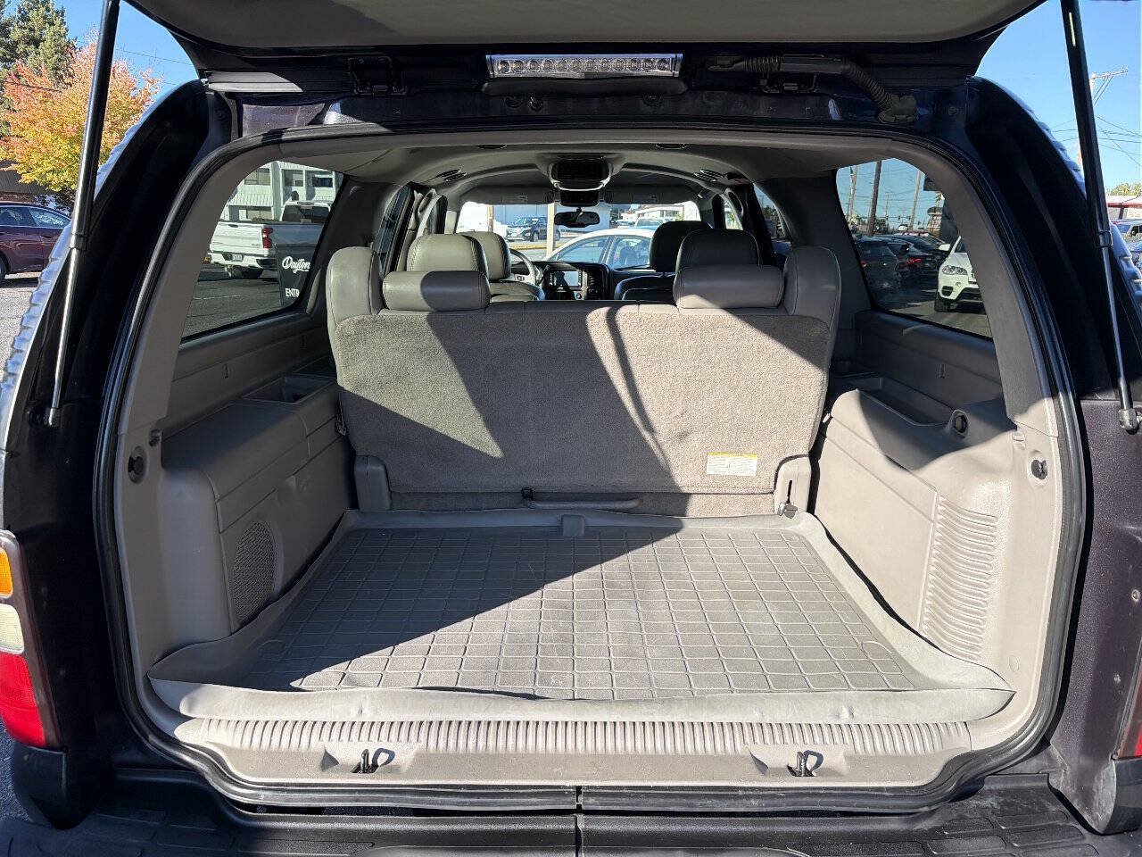 Used 2004 GMC Yukon XL Denali AWD/4WD image 7