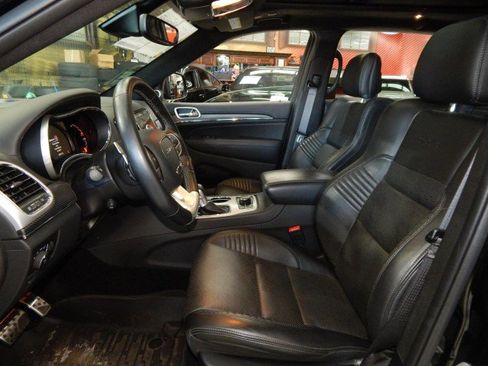 Used 2021 Jeep Grand Cherokee SRT image 18