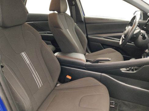 Used 2025 Hyundai Elantra Sport FWD image 21