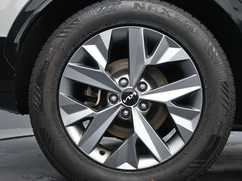 Used 2023 Kia Sportage SX image 9