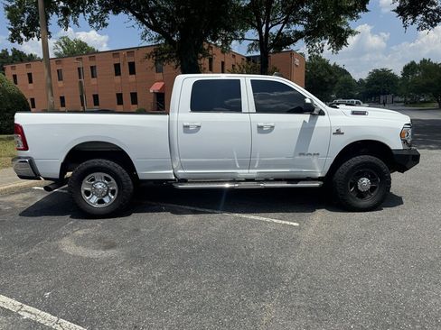 Used 2022 RAM 2500 Big Horn AWD/4WD image 3