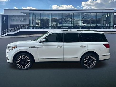 Used 2021 Lincoln Navigator Black Label w/ Cargo Convenience Package AWD/4WD image 4