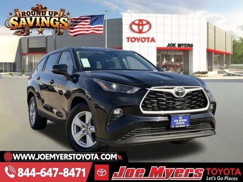 Used 2025 Toyota Highlander LE image 1