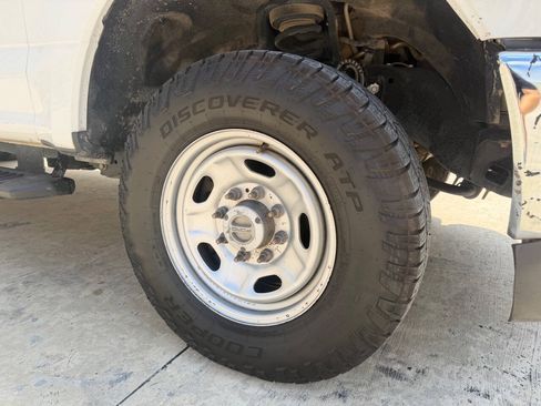 Used 2019 Ford F250 XL w/ Power Equipment Group AWD/4WD image 21
