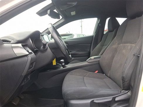 Used 2018 Toyota C-HR XLE image 13