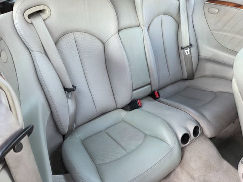 Used 2005 Mercedes-Benz CLK 320 Cabriolet image 11