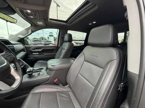 Used 2024 GMC Sierra 1500 Denali w/ Denali Reserve Package AWD/4WD image 11