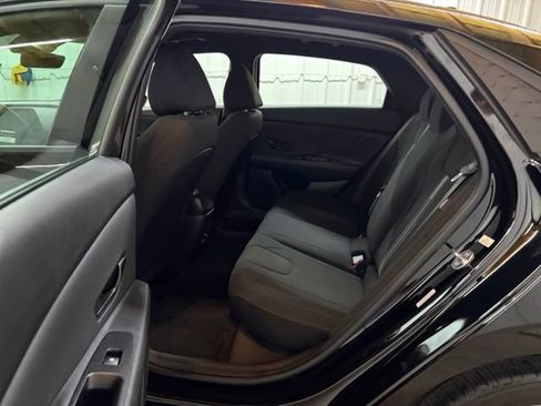 Used 2025 Hyundai Elantra Sport FWD image 15