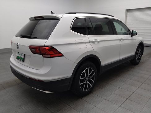 Used 2021 Volkswagen Tiguan SE w/ Panoramic Sunroof Package FWD image 9