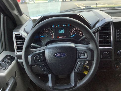 Used 2015 Ford F150 XLT AWD/4WD image 8