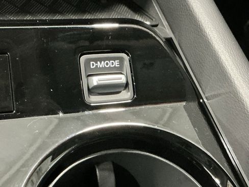 Used 2025 Nissan Murano SV image 11