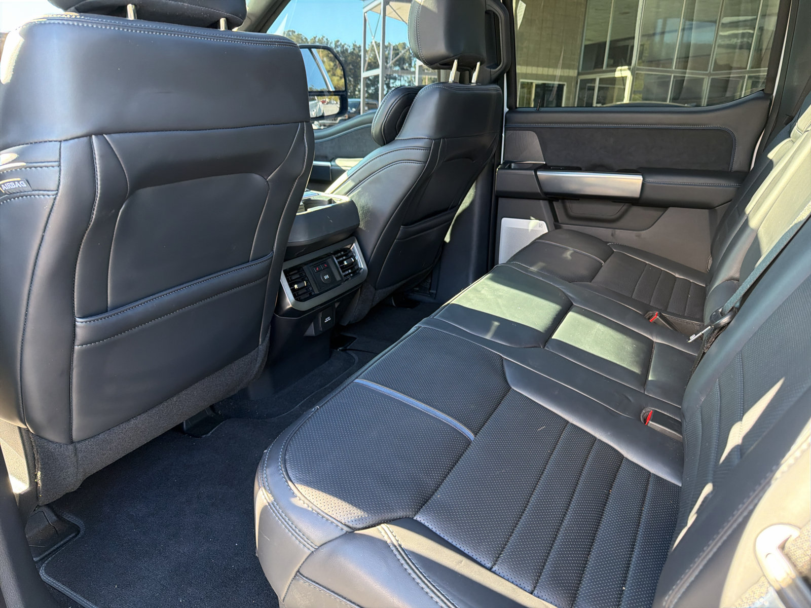 Used 2025 Ford F450 Platinum w/ FX4 Off-Road Package AWD/4WD image 21