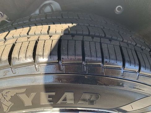 Certified 2023 Toyota Sienna Limited image 37