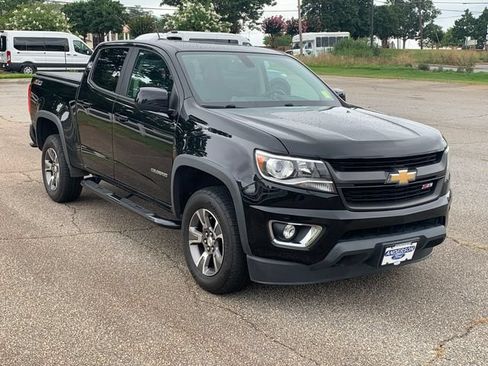 Used 2017 Chevrolet Colorado Z71 AWD/4WD image 3