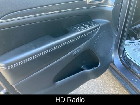 Used 2017 Jeep Grand Cherokee Limited image 13