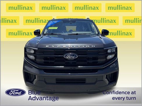 Used 2025 Ford Expedition Active RWD image 11