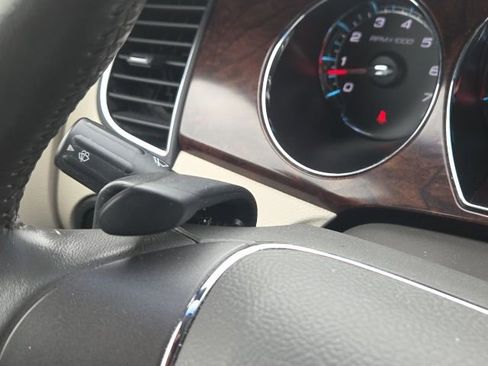 Used 2012 Ford Taurus Limited image 41