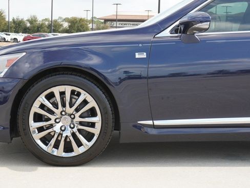 Used 2017 Lexus LS 460 image 9