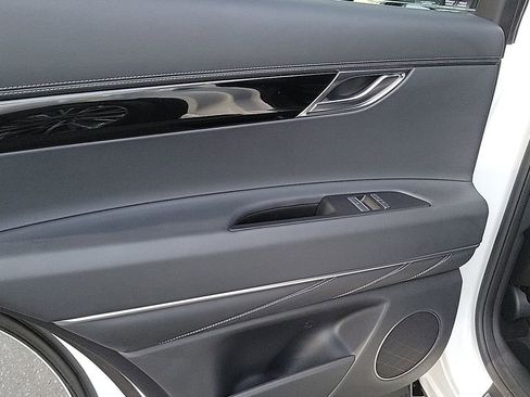 Used 2025 Genesis GV80 2.5T Standard image 19