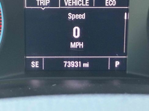 Used 2022 Chevrolet Traverse LS FWD image 23