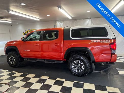 Used 2018 Toyota Tacoma TRD Off-Road image 8