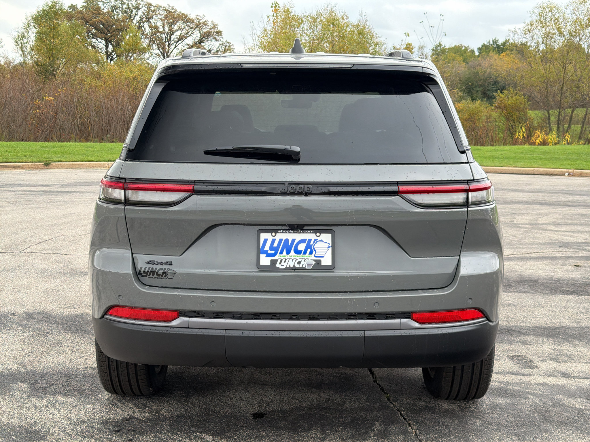 New 2027 Jeep Grand Cherokee Limited w/ Limited Altitude Package AWD/4WD image 3