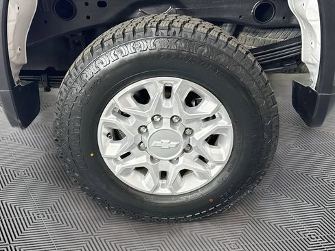Used 2022 Chevrolet Silverado 2500 LT w/ Fleet Comfort Package AWD/4WD image 28