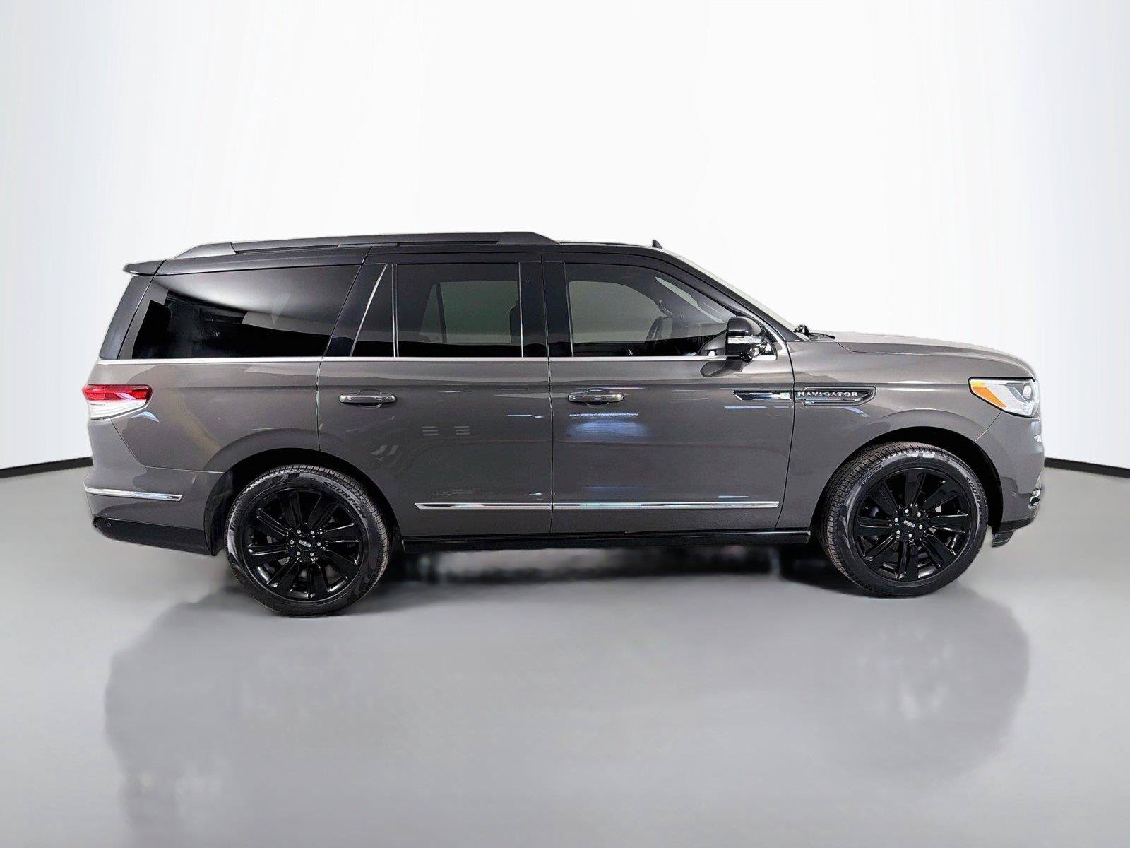 Used 2023 Lincoln Navigator Black Label AWD/4WD image 4