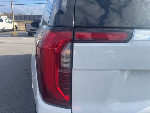 New 2026 GMC Yukon XL Elevation image 6