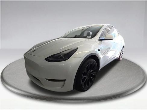 Used 2023 Tesla Model Y Long Range AWD/4WD image 12