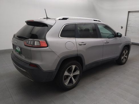 Used 2019 Jeep Cherokee Limited AWD/4WD image 9