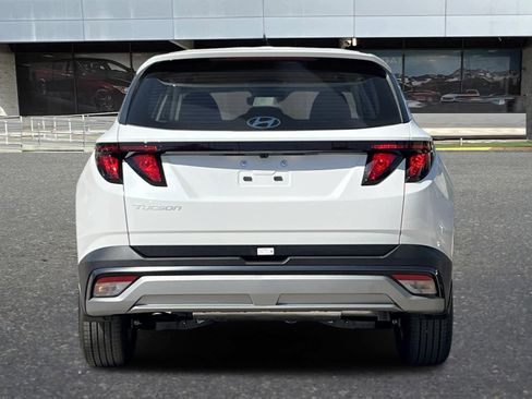 New 2025 Hyundai Tucson SE image 7