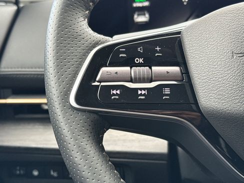 Certified 2023 Nissan Ariya AWD image 28