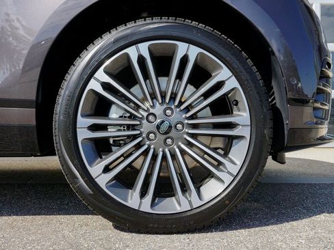 Used 2025 Land Rover Range Rover Velar Dynamic SE image 32